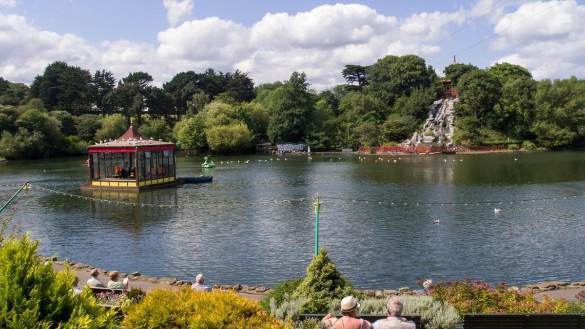 The Black Swan Hotel Scarborough Bagian luar foto